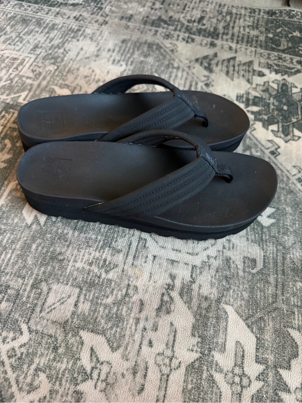 Reef Cushion Shea Hi Platform Flip Flop Sandals Women’s size 10